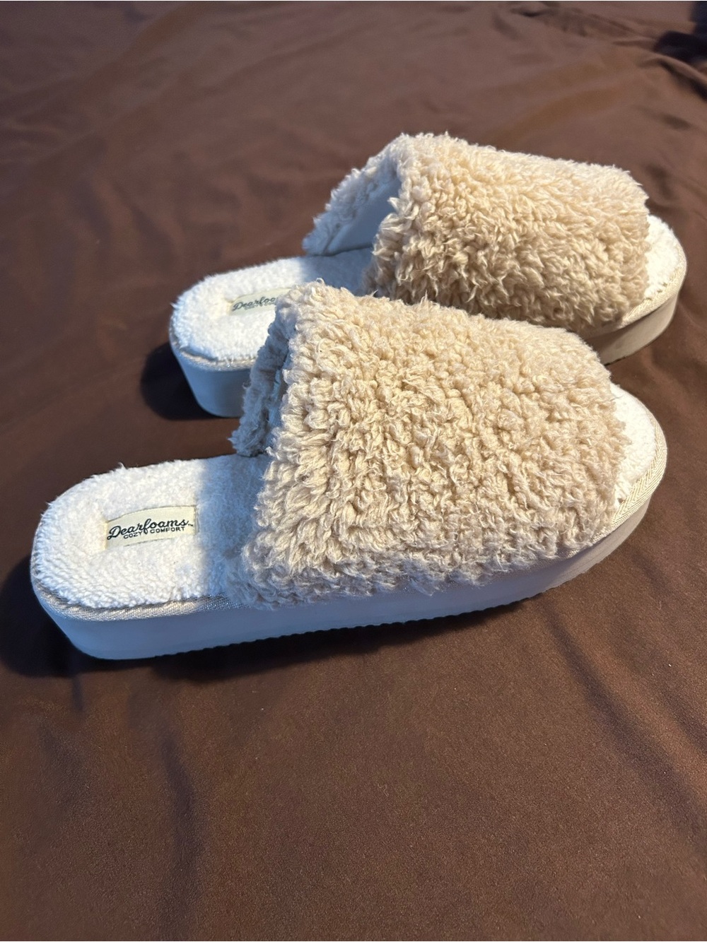 dearfoams Women's Plush Sherpa Platform Slides